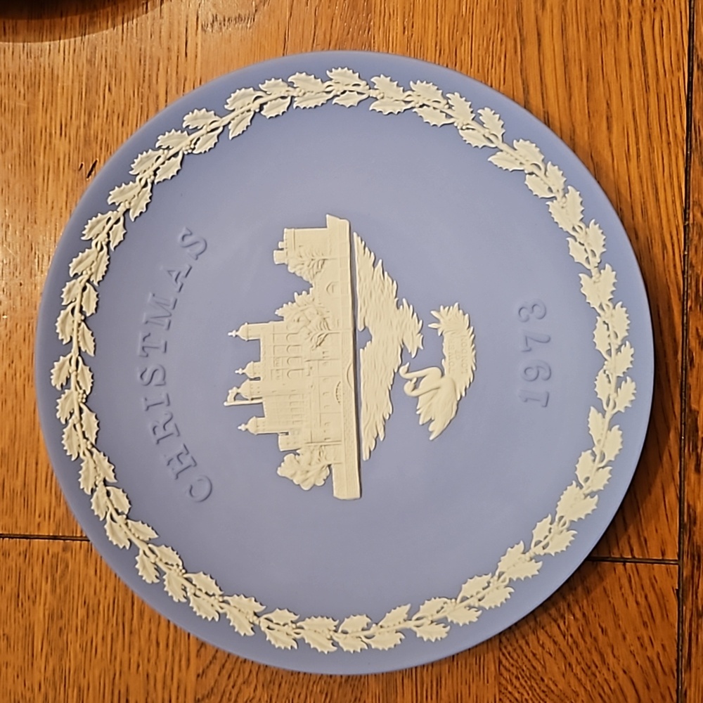1973 WEDGWOOD BLUE JASPER  Tower of London Collector Holiday Plate Vintage